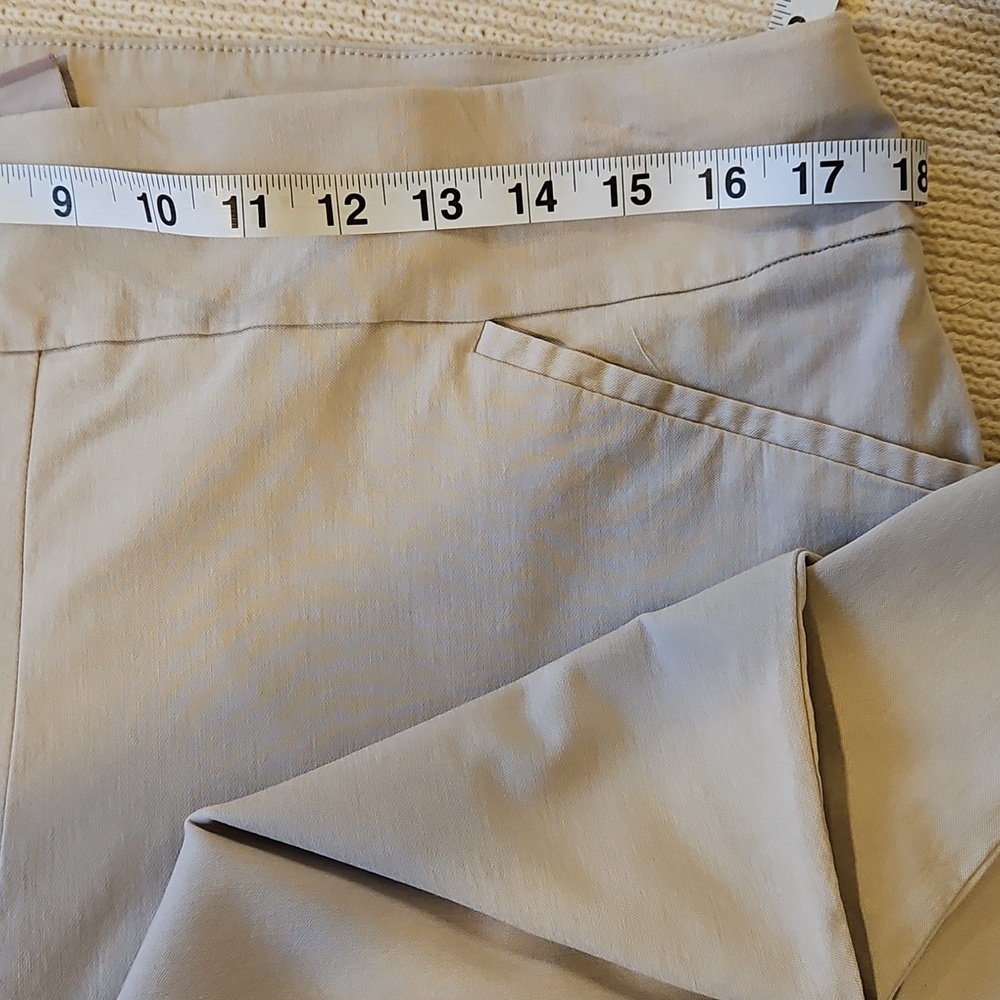 Chico's Perfect Stretch Capri Pants, 2.5 EUC - Picture 4 of 5